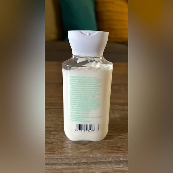 NWOT … BATH & BODY WORKS “Hello Beautiful” Body Lotion - Picture 2 of 2